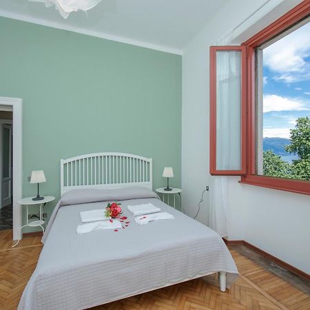 Residenza Oleandro Lake View Luino Center - Happy Rentals Екстериор снимка