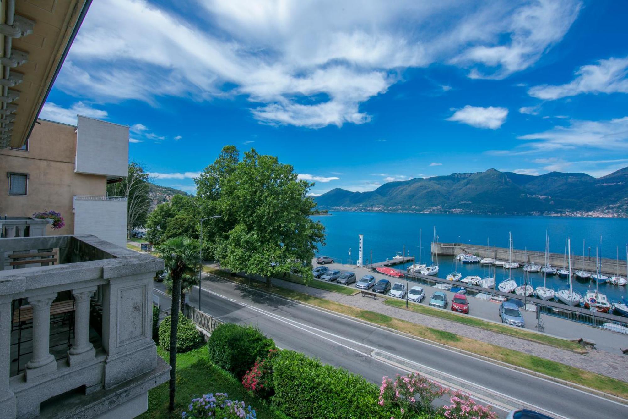 Residenza Oleandro Lake View Luino Center - Happy Rentals Екстериор снимка