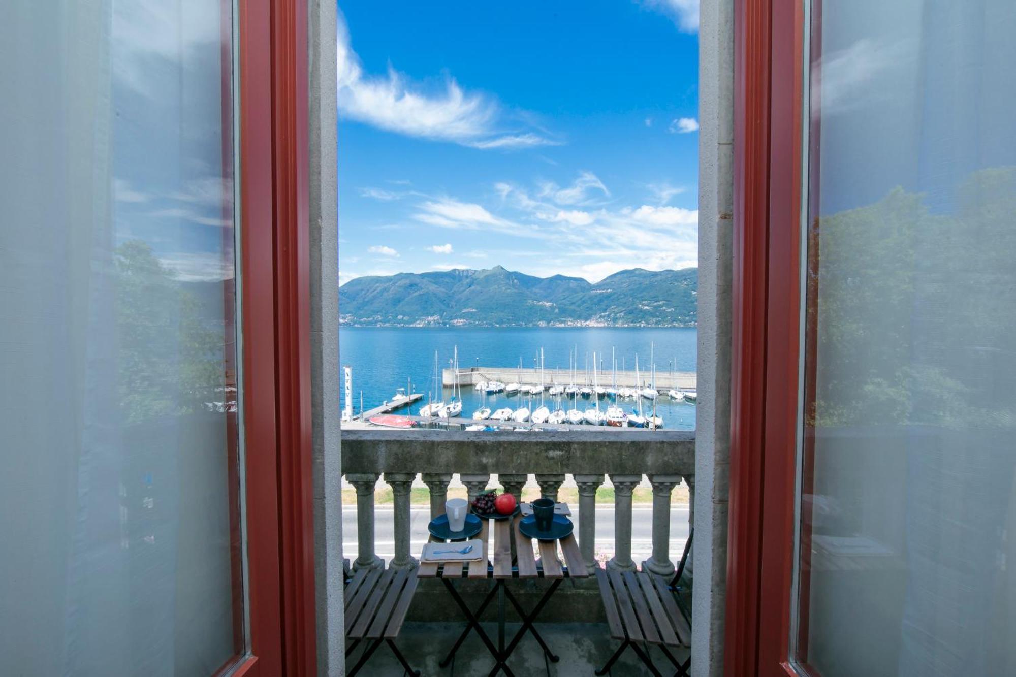 Residenza Oleandro Lake View Luino Center - Happy Rentals Екстериор снимка