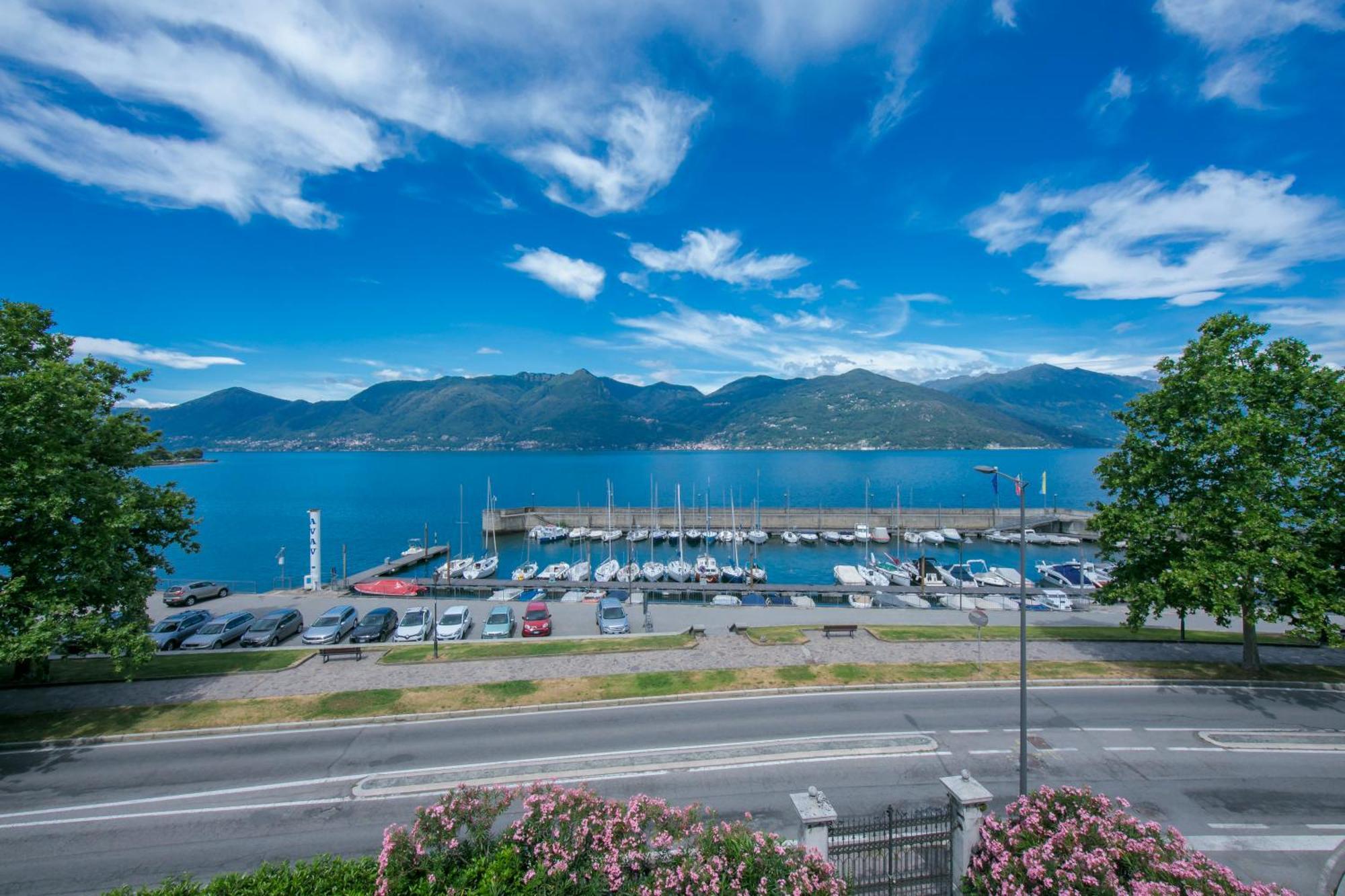 Residenza Oleandro Lake View Luino Center - Happy Rentals Екстериор снимка